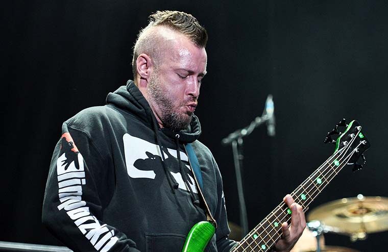 Limp Bizkit Gives Heartbreaking On Stage Tribute To Late Bassist Sam Rivers