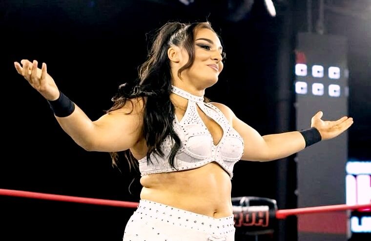 Deonna Purrazzo Shuts Down Faceless Trolls’ “Without The Edits” Photo Demand