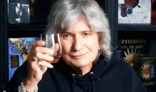 Whitesnake Frontman Makes Heartbreaking Announcement About Future