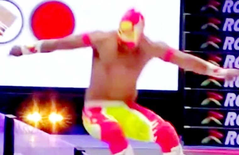 Horror Fall At Arena México Sees Luchador Neón Exit On A Stretcher (w/Video)
