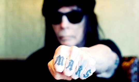 Mötley Crüe Ex-Guitarist Allegedly Forced To Pay Big Money To Band After Legal Ruling