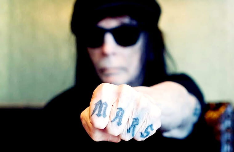 Mötley Crüe Ex-Guitarist Allegedly Forced To Pay Big Money To Band After Legal Ruling