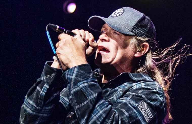 Mark Tremonti & Other Rockers Share Heartbreaking Tributes To Late 3 Doors Down Frontman