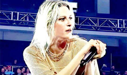 Linkin Park’s Emily Armstrong Gives Opinion On Band’s “Hybrid Theory” Album