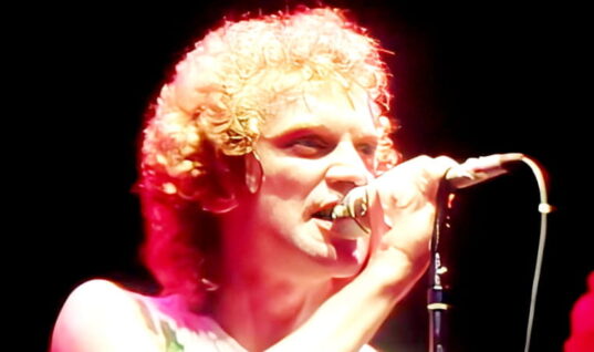 “Juke Box Hero”: How Foreigner Turned Lou Gramm’s Empty Pockets Into ‘Dynamite’