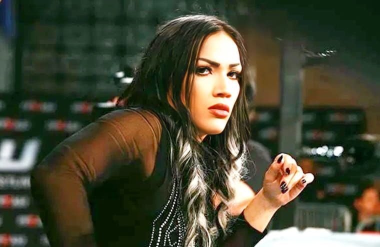 Salina De La Renta’s Jaw-Dropping Lingerie Photo Has Her Followers Ready To Simp