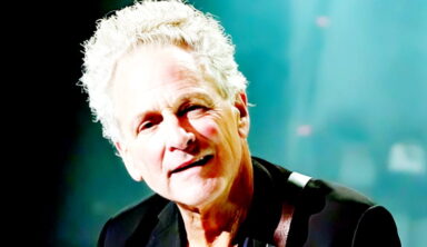 Fleetwood Mac Guitarist Lindsey Buckingham Suffers Attack From Stalker