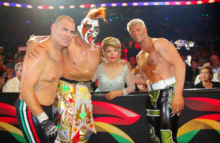 WWE Is Reportedly Preventing Cain Velasquez From Returning To AAA