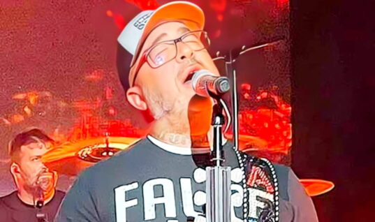 Aaron Lewis’ New Album Connected In Bizarre Way To Taylor Swift