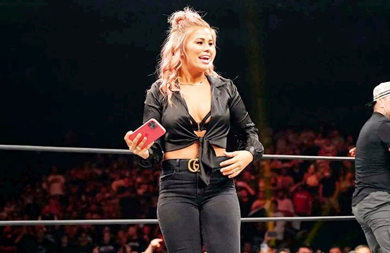 Paige VanZant Grabs Fans’ Attention With Sultry Photo Drop